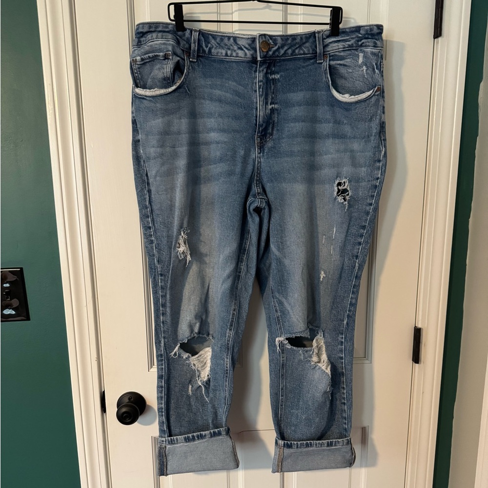 Distressed Blue Jeans - Picture 4 of 7